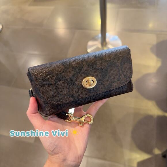 NWT Coach Sunglass Case CZ207 Signature Canvas & Smooth Leather WALNUT/BLACK - Picture 2 of 5